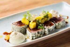 Bluefin tataki in tempura with mango, sesame and avocado salad