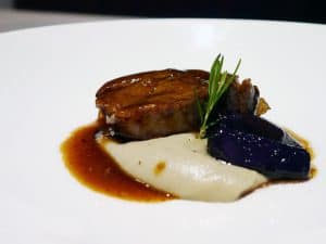 Galta ibèrica, puré de nyameres i xalota al vi