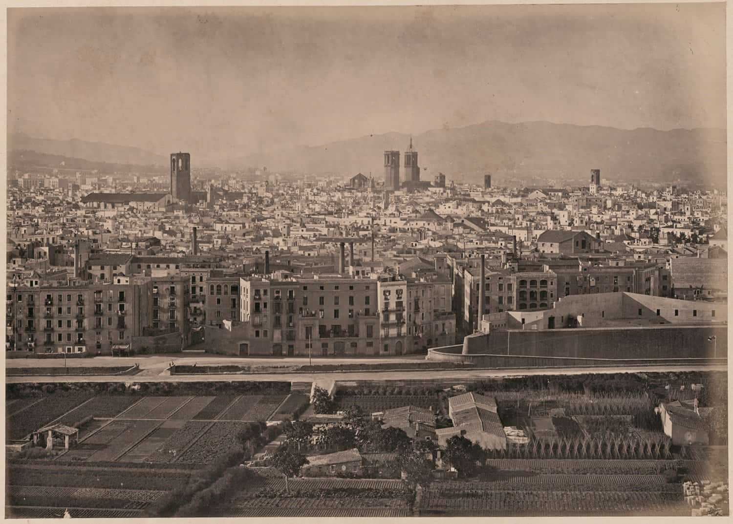 Barcelona. Vista panoràmica de Barcelona, des de Montjuïc, 1872 (Jules Ainaud)  Barcelona. Vista panoràmica de Barcelona, des de Montjuïc, 1872 (Jules Ainaud)