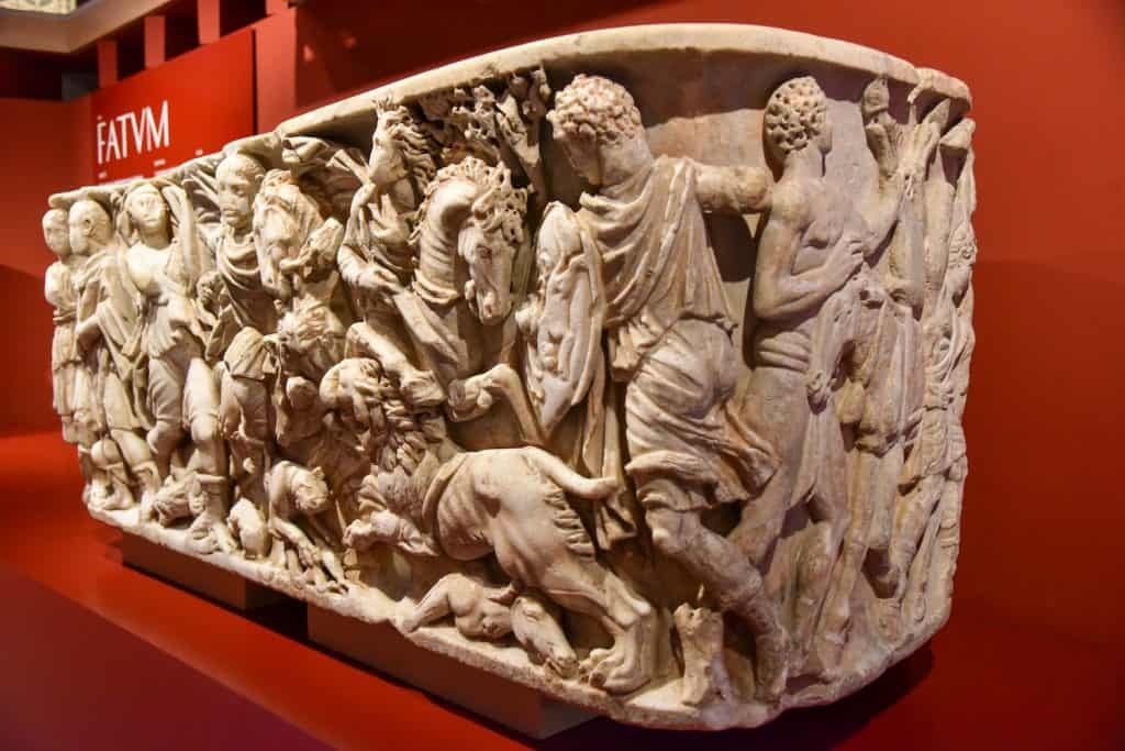 Sarcophagus depicting a lion hunt (first half of III century AD, Barcelona)