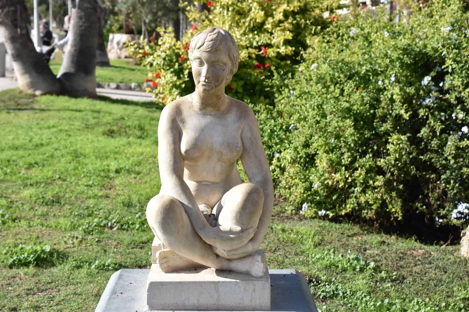 Dona asseguda nua, Josep Busquets