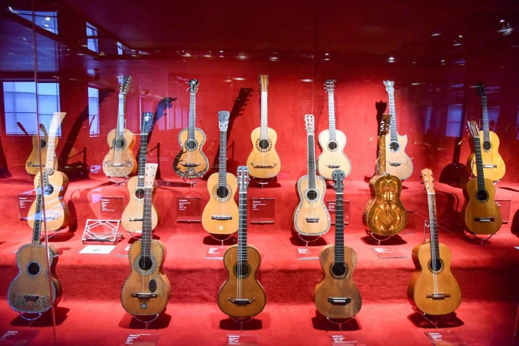 Museu de la Música Guitar Collection